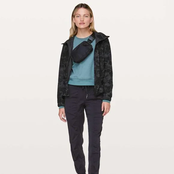 Lululemon Pack It Up Jacket Incognito Camo Multi Grey EUC - Picture 4 of 12